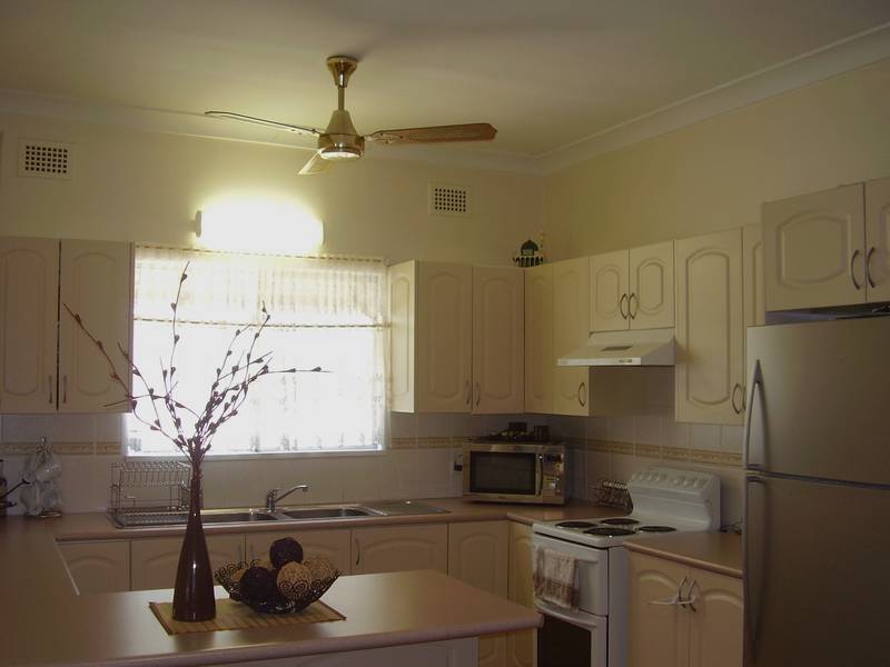 FULLY RENOVATED FAMILY HOME Picture 2