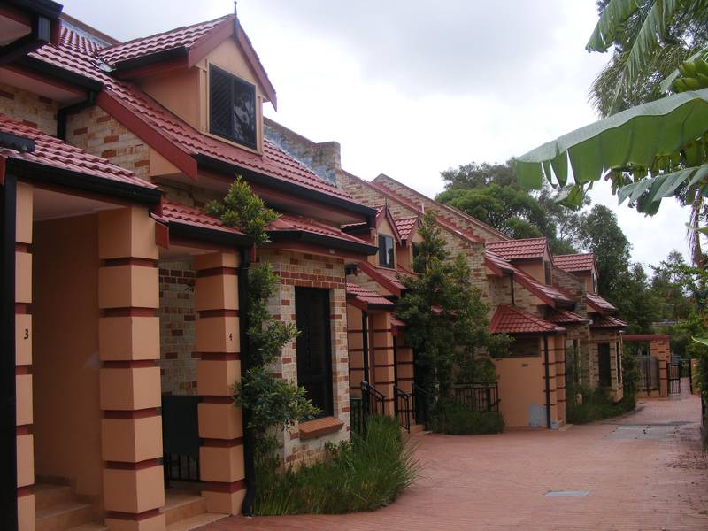 MOVE STRAIGHT IN ! Picture 1