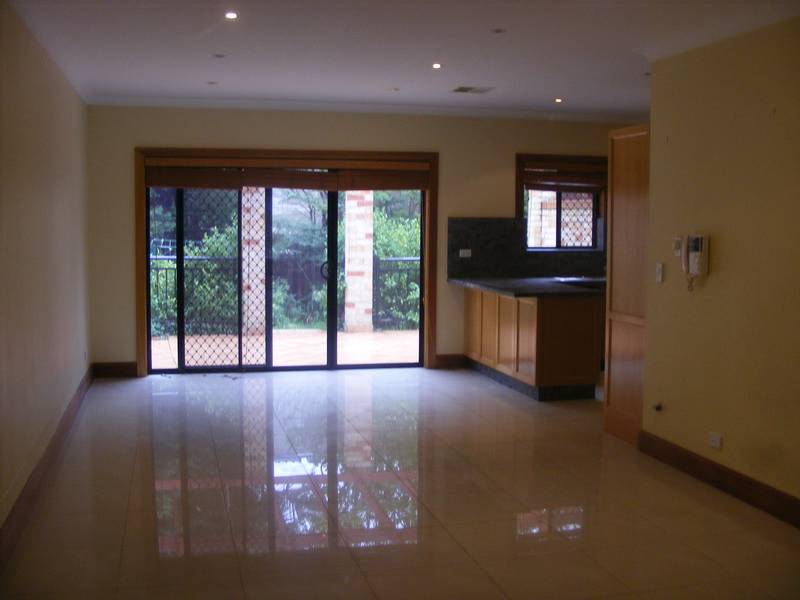 MOVE STRAIGHT IN ! Picture 3