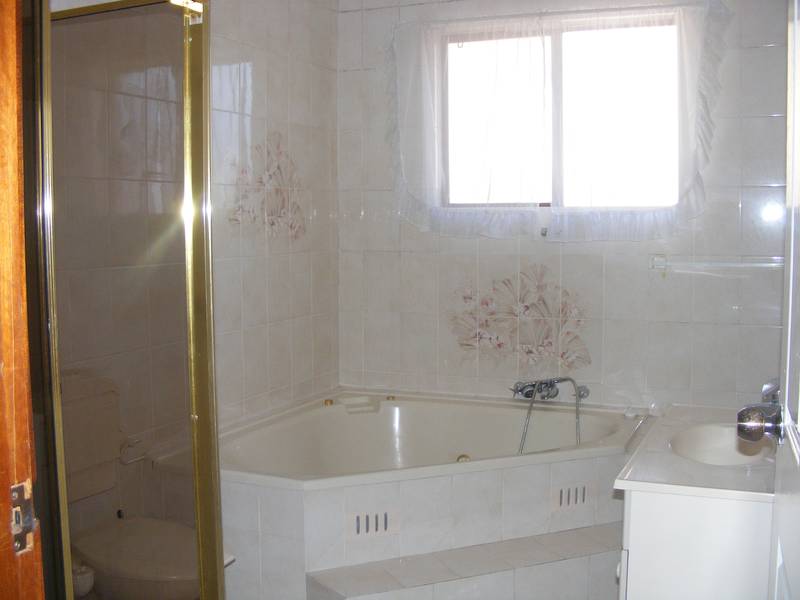 VIEWS, SPACE & LOCATION Picture 2