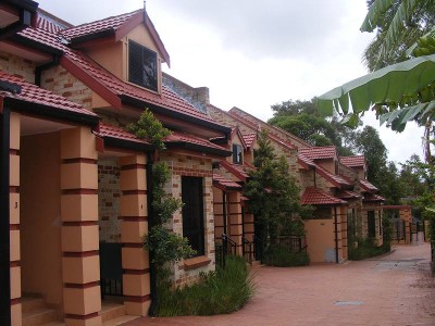 MOVE STRAIGHT IN !!! Picture