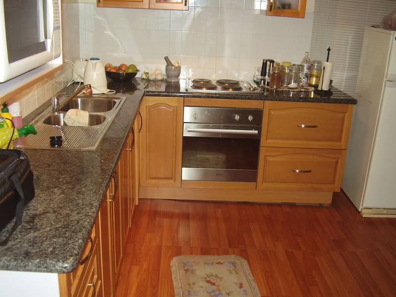 FULLY RENOVATED UNIT Picture 3