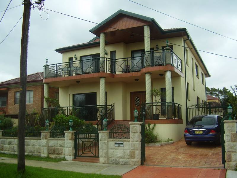 LOSE YOURSELF IN LUXURY Picture 1