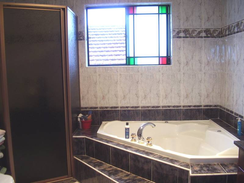 LOSE YOURSELF IN LUXURY Picture 3