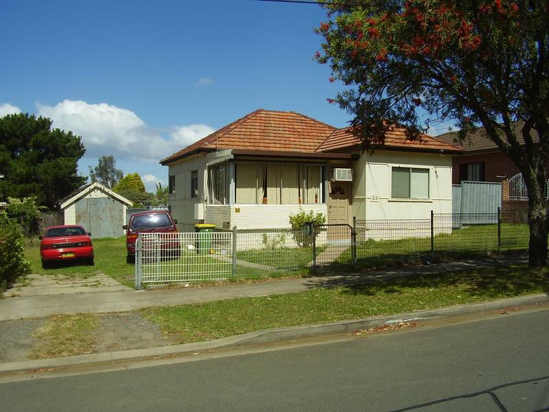 LIVE IN NOW AND DEVELOP LATER Picture 1