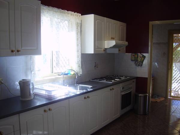 MODERN & AFFORDABLE ! ! Picture 2