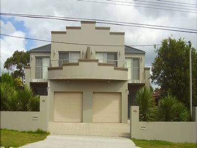 LUXURY LIVING Picture