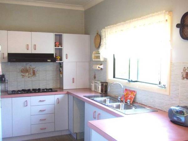 GREAT HOME! GREAT BLOCK ! Picture 3