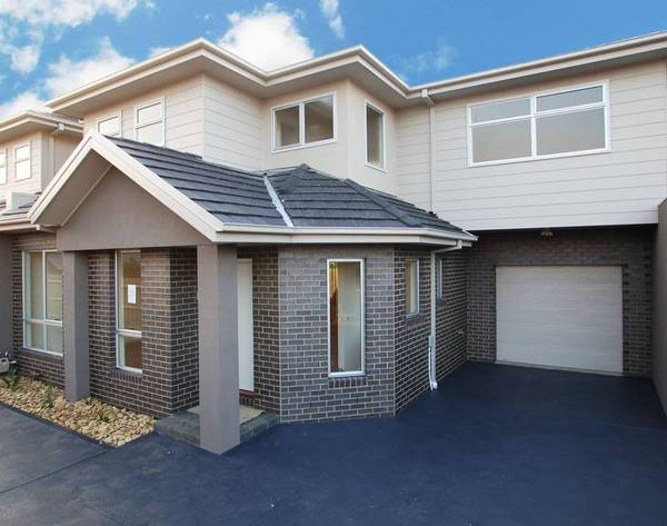 Smart, Slick & Full of 5 Star Luxuries Picture 1