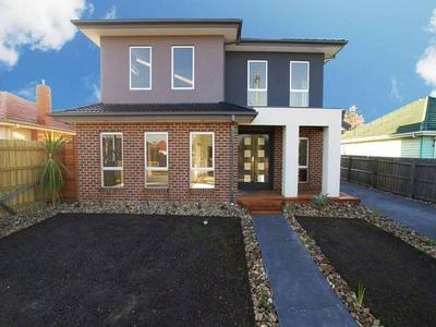 25sqm (Approx) Of Sheer Living Pleasure! Picture