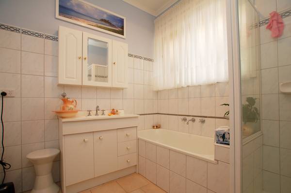 Comfortable Living - Warm & Inviting Picture Comfortable Living - Warm & Inviting Picture