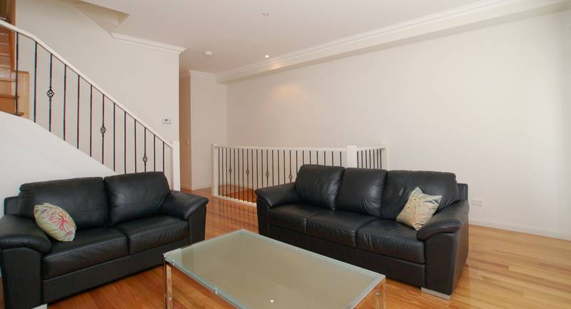 Tri Level Townhouse In Superb Location Picture