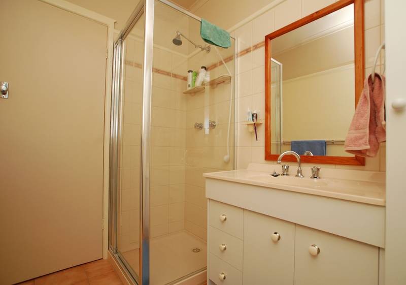 A Warm And Inviting Clinker Picture 2