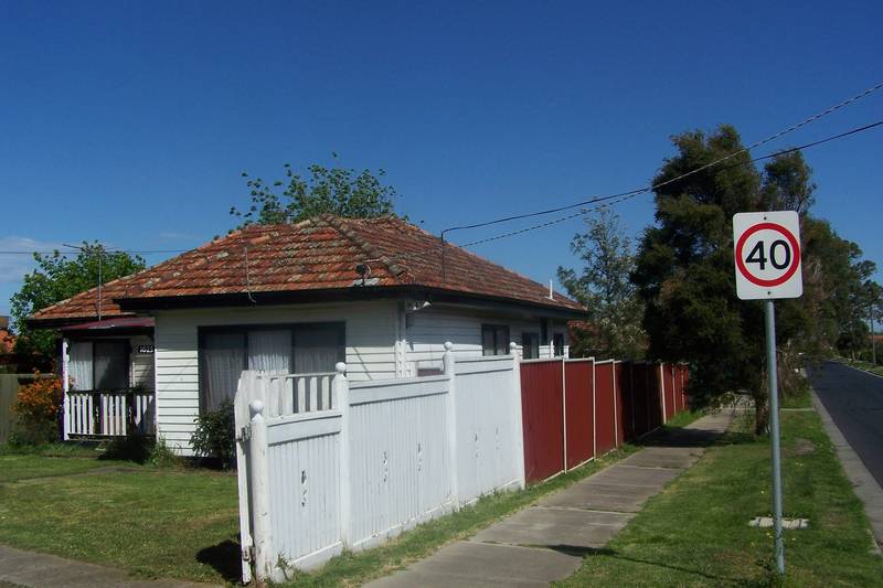 Prime Corner Block - 6 Months Lease Picture 1