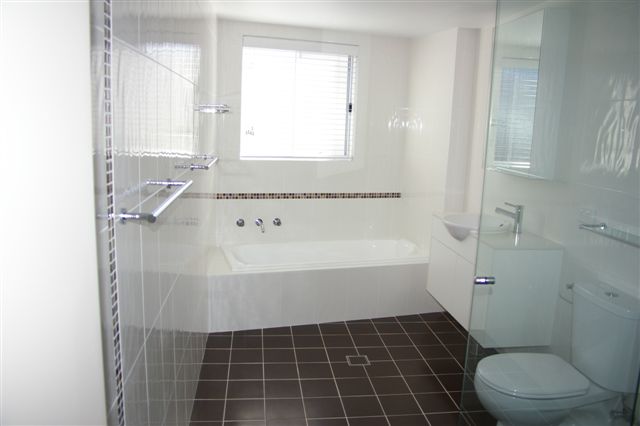 Parkview Court Picture 3