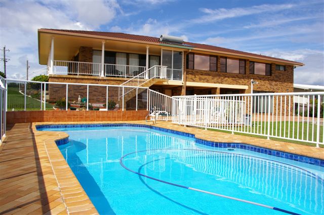 *The Pinnacle Of Excellence* Picture 2