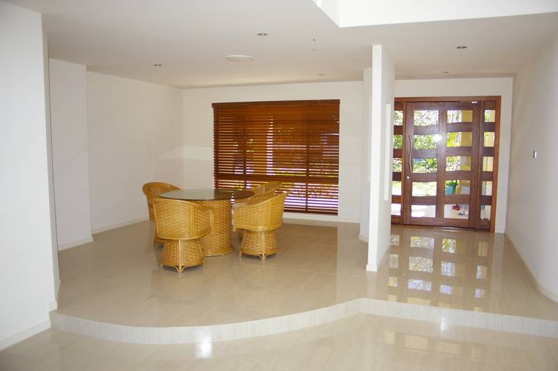 Executive Style Home Picture 3