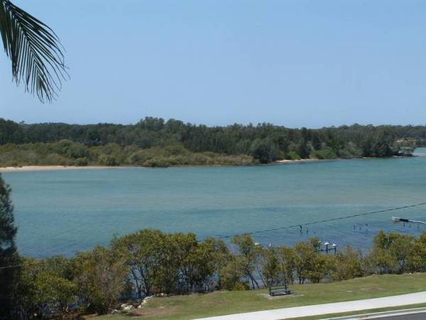 One Bedroom Bedsitter Picture 2