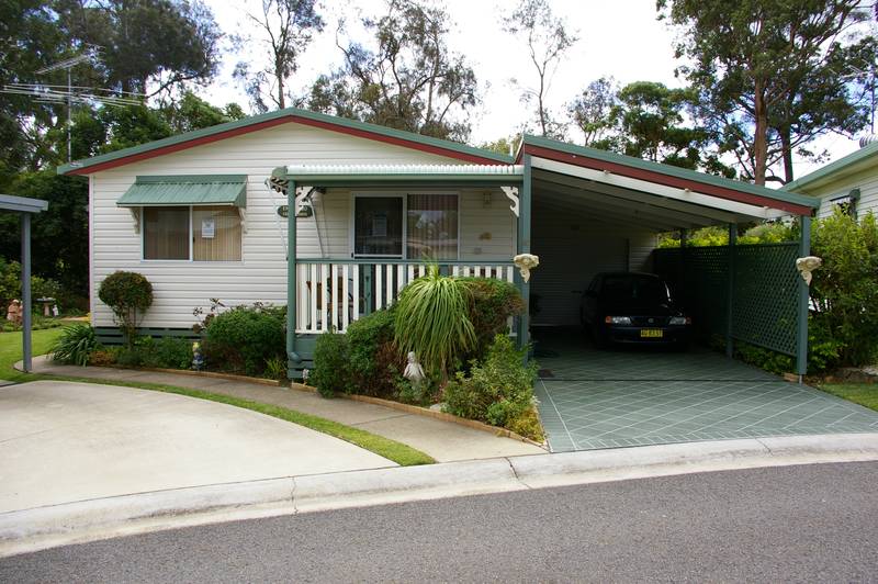 WATERFRONT Picture 2