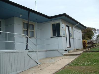 Two Bedroom Unit in Great Location Picture Two Bedroom Unit in Great Location Picture