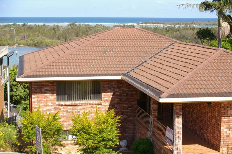 Excellent Home - Fabulous Views Picture 2