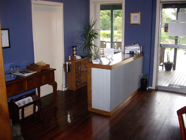 KINGS SEACHANGE
CAFE Picture 2