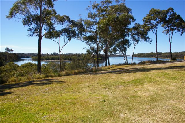 WATER FRONTAGE Picture 3