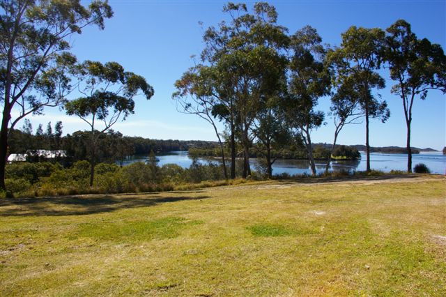 WATER FRONTAGE Picture 1