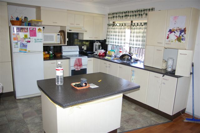 IN TOWN CONVENIENCES Picture 3