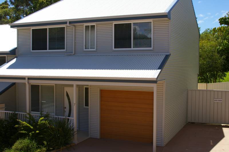 Three bedroom Townhouse Picture 1