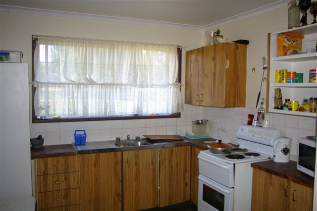 CHEAP AS CHIPS Picture 2