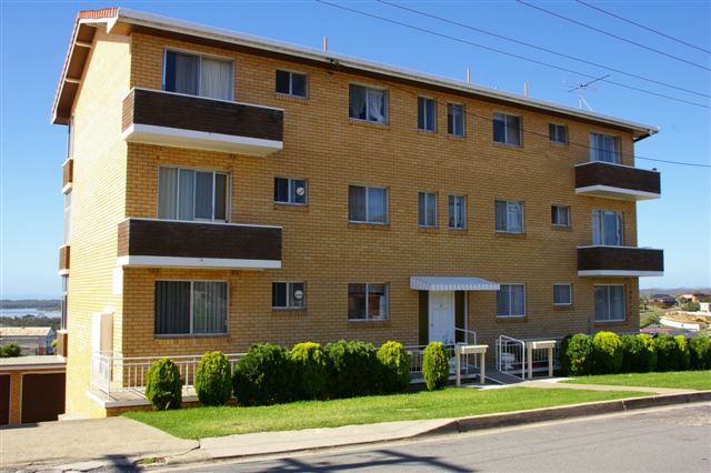 DO YOURSELF A FAVOUR Picture 2