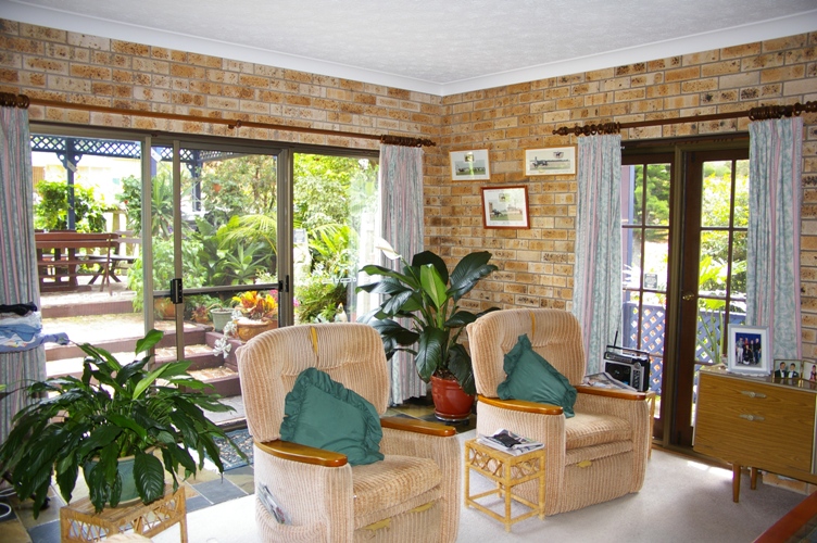 ON THE FORESHORE Picture 3