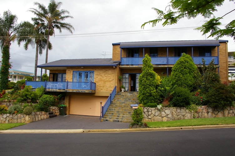 ON THE FORESHORE Picture 2