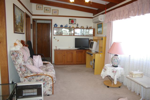 LOCATION LOCATION Picture 2