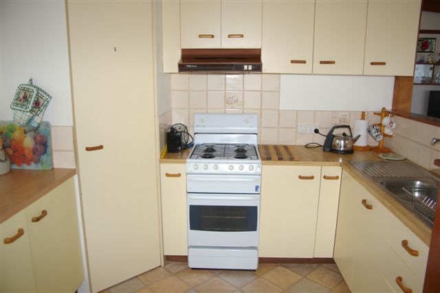 LOCATION LOCATION Picture 3