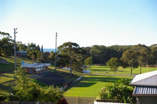 PUBLIC AUCTION Picture 2