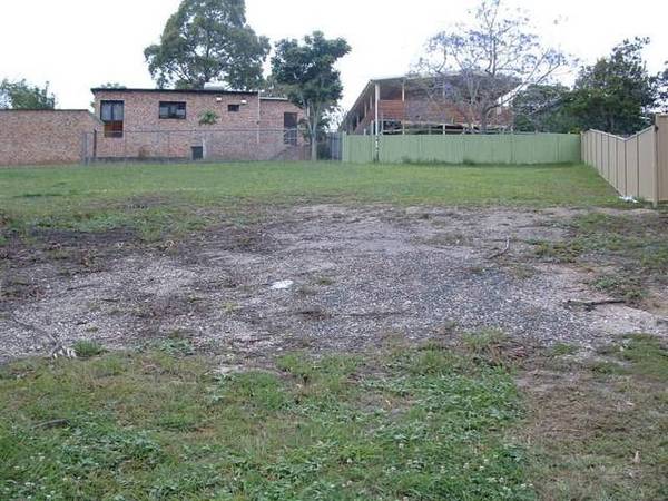 *Land Handy To Town* Picture 2