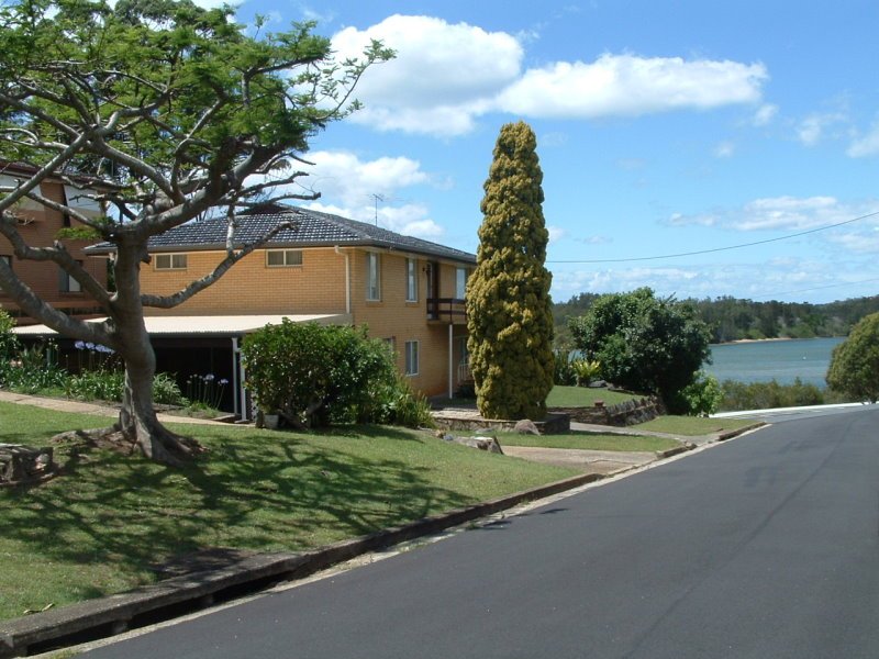 LIVE LIKE YOUR ON HOLIDAYS Picture 2