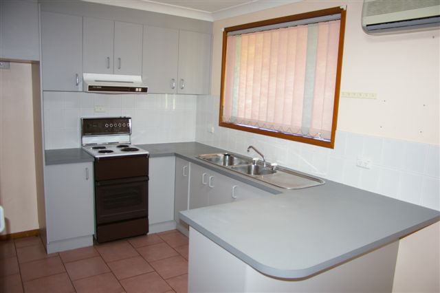 MAKE AN OFFER Picture 2