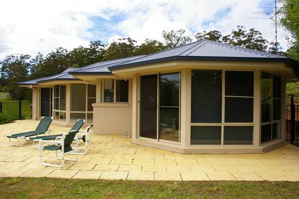 Kingsworth Estate Picture 3