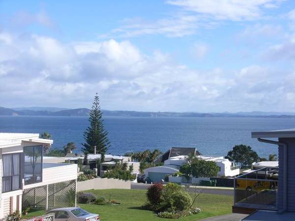 BIG VIEWS, BIG HOUSE - SMALL PRICE Picture 1