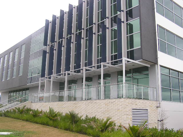 CAFE LOCATION WITH CAPTIVE AUDIENCE Picture 2