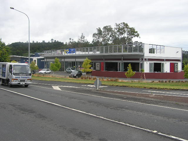 ROAD FRONTAGE WITH PROFILE Picture 3