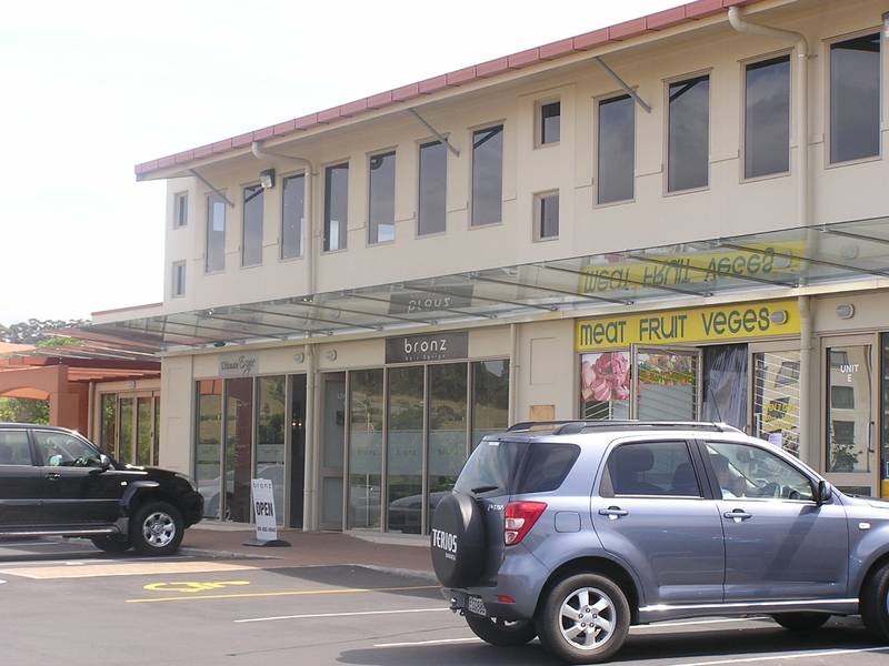 BRIGHT & CHEERFUL OFFICE Picture BRIGHT & CHEERFUL OFFICE Picture