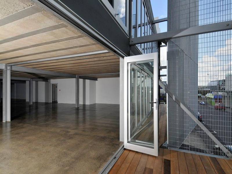 SENSATIONAL CHARACTER OFFICE SPACE Picture