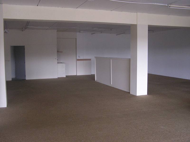 Road frontage retail shop Picture Road frontage retail shop Picture