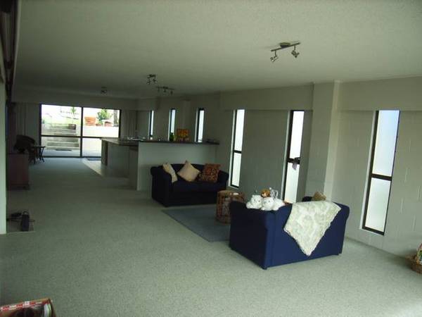 EXPANSIVE SEA VIEWS.... Picture 3