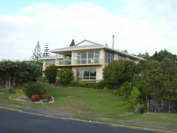 EXPANSIVE SEA VIEWS.... Picture 1