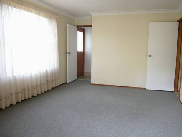 Well Presented 3 Bedrooms, 1.4 Hectares, Fully Fenced and Close to Penrith & Richmond! Picture 3